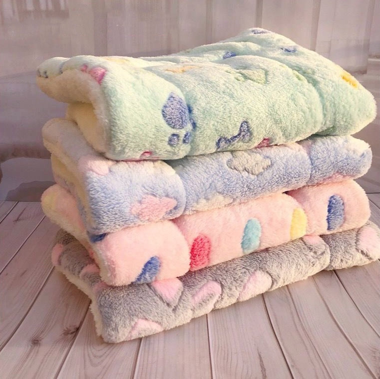 Thick Flannel Pet Blanket – Soft Cozy Comfort